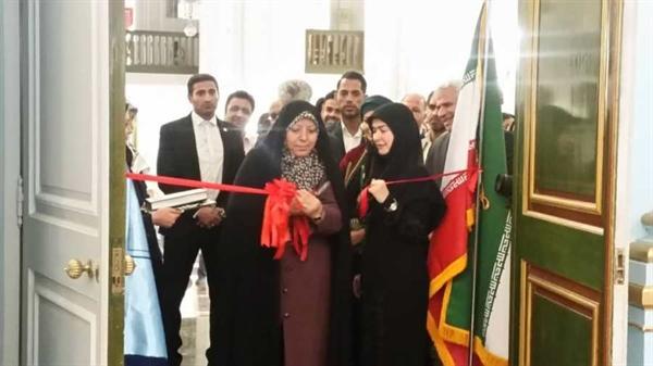 نمایشگاه هنر دست دوز و زیورآلات ایرانی افتتاح شد