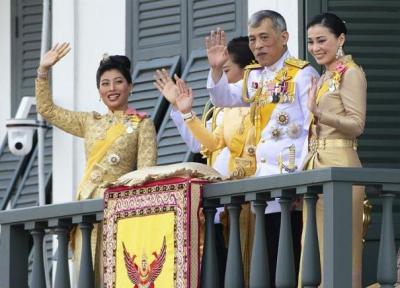 عکس ، پادشاه تایلند همراه 20 زن در هتلی لوکس قرنطینه شد